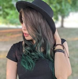 Meet your Posher, Douaa